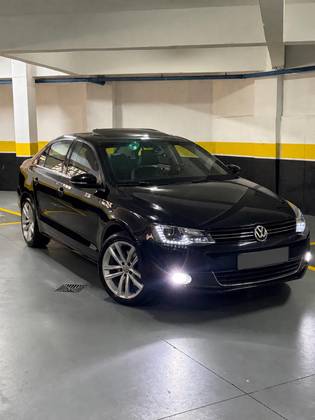 VOLKSWAGEN JETTA 2.0 TSI HIGHLINE 211CV GASOLINA 4P TIPTRONIC VOLKSWAGEN JETTA 2.0 TSI HIGHLINE 211CV GASOLINA 4P TIPTRONIC